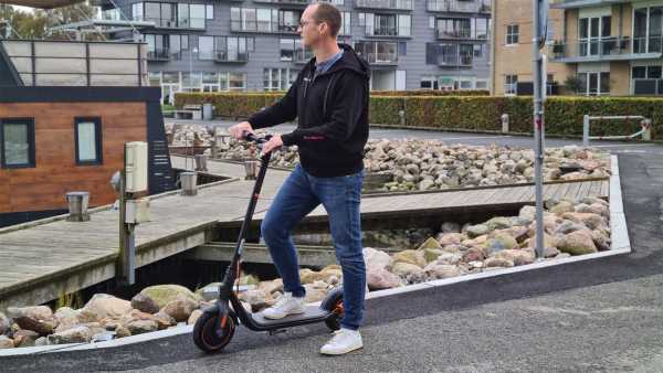 Test Segway Ninebot F40D on water front ready to ride man