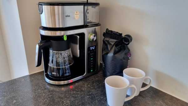 Test of coffee brewer Braun Multiserve KF9170SI brewing coffee